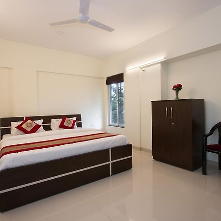 Oyo 9052 Leisurely Abode Otel Khadki Dış mekan fotoğraf