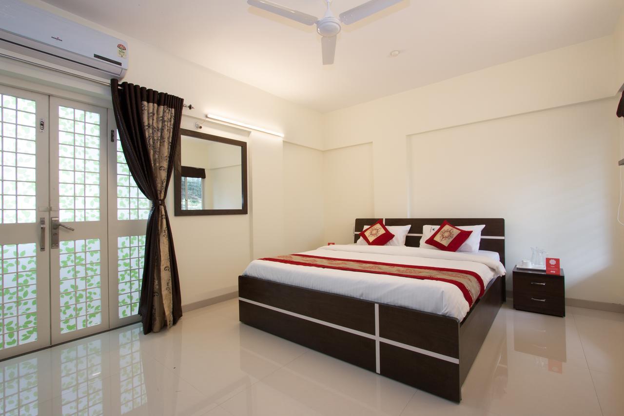 Oyo 9052 Leisurely Abode Otel Khadki Dış mekan fotoğraf